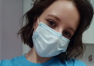 ЛЮБИТ ПОРЯДОК И СТОЯТЬ НА УШАХ
