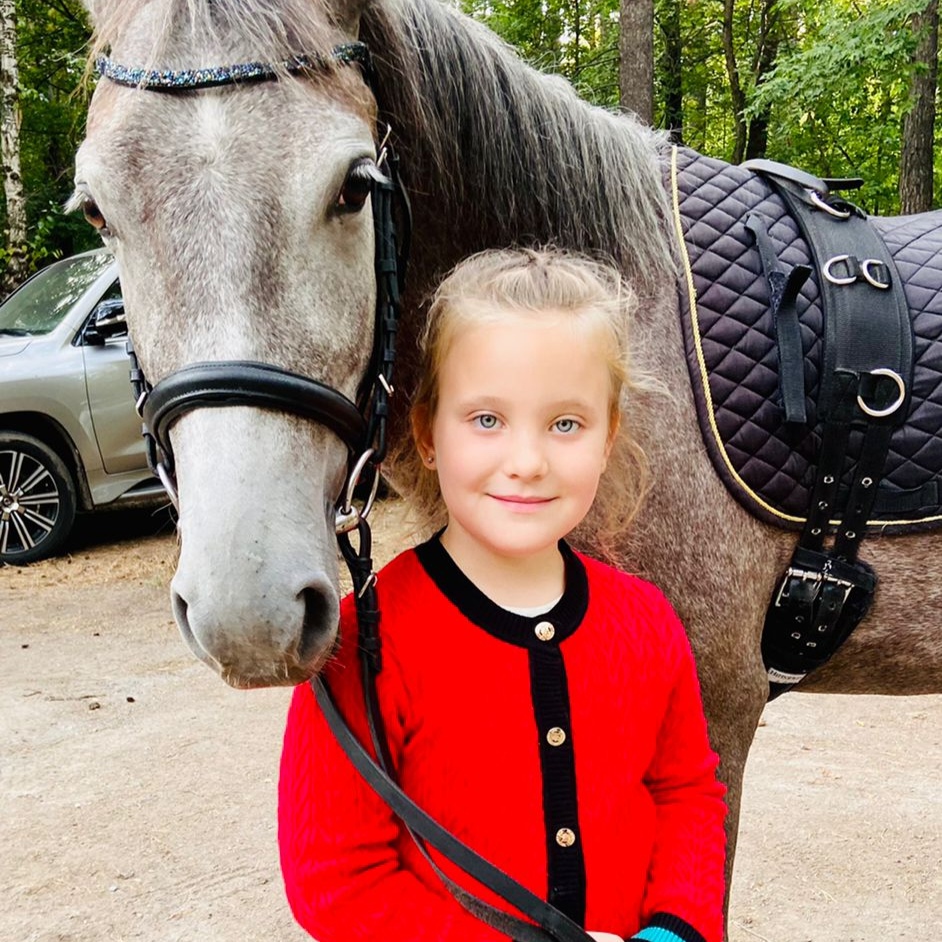 Стефания Азаренок