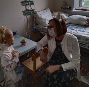 ТЕМ, КТО ПОМОГАЕТ, ТОЖЕ НУЖНА ПОДДЕРЖКА