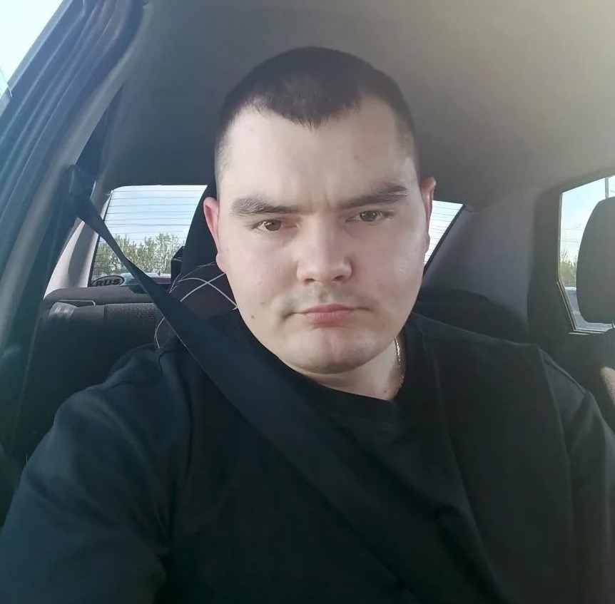 УЗНАЕТЕ ЭТОГО ПАРНЯ? УЗНАЕТЕ ЭТОГО ПАРНЯ?
