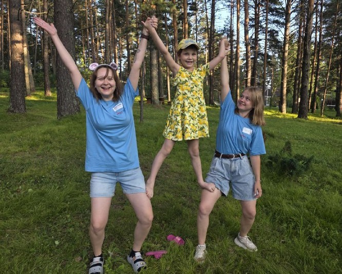 НАКОНЕЦ-ТО МОЖНО СТОЯТЬ НА УШАХ НАКОНЕЦ-ТО МОЖНО СТОЯТЬ НА УШАХ