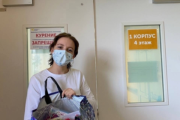 ДЕДА МОРОЗА ЗОВУТ ВЛАД, А СНЕГУРОЧКУ — КСЮША