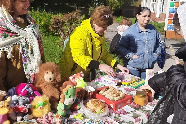 Благотворительная ярмарка в школе