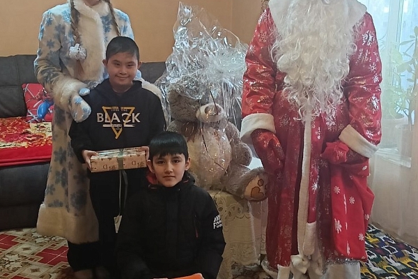 ИЗ БЫВШИХ ПОДОПЕЧНЫХ ВЫРАСТАЮТ ВОЛОНТЕРЫ