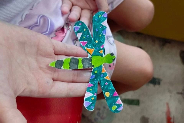 НАХОДИТЬ ПОВОДЫ ДЛЯ ПРАЗДНИКА