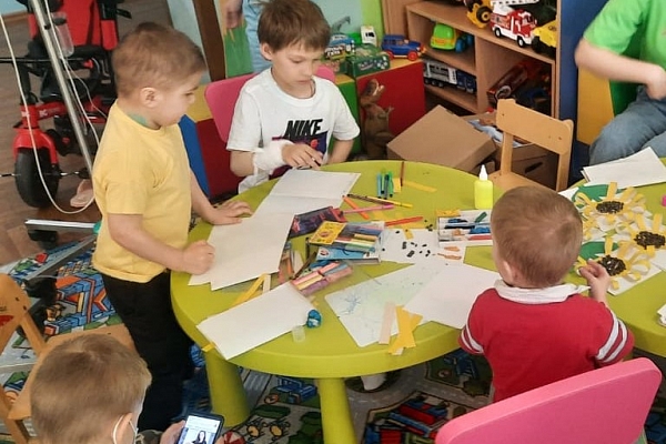 Чтобы было некогда грустить