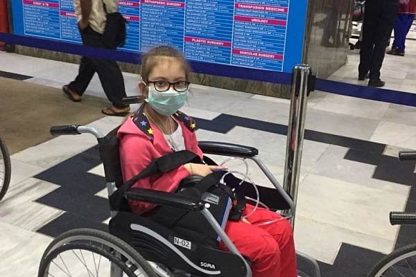 Для продолжения лечения в Индии Дарине нужна ваша помощь 