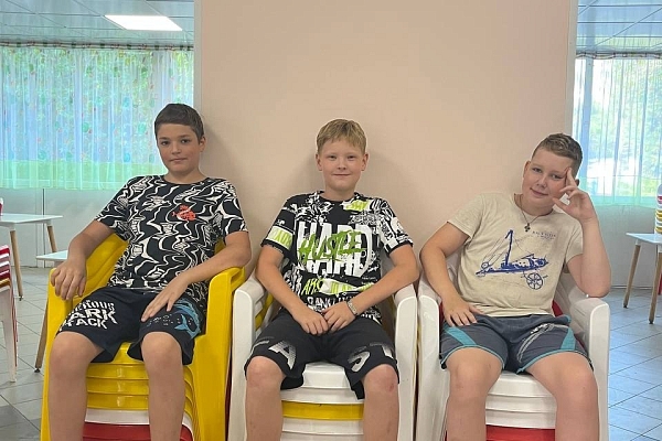 ВЫДЫХАЕМ ТРЕВОГИ, ВДЫХАЕМ СОСНОВЫЙ ВОЗДУХ