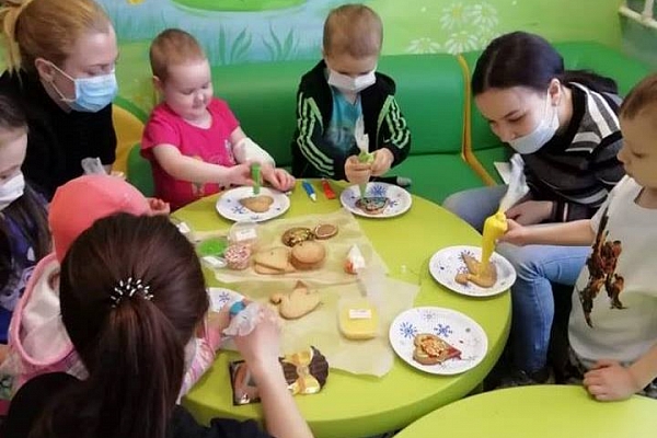 Волонтерские выходные: пасхальные сувениры и пряники 